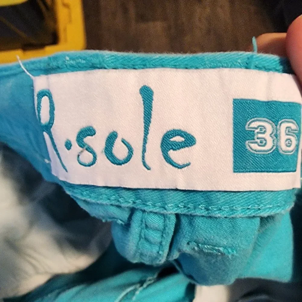 Men's R. sole flat front shorts, size 36
